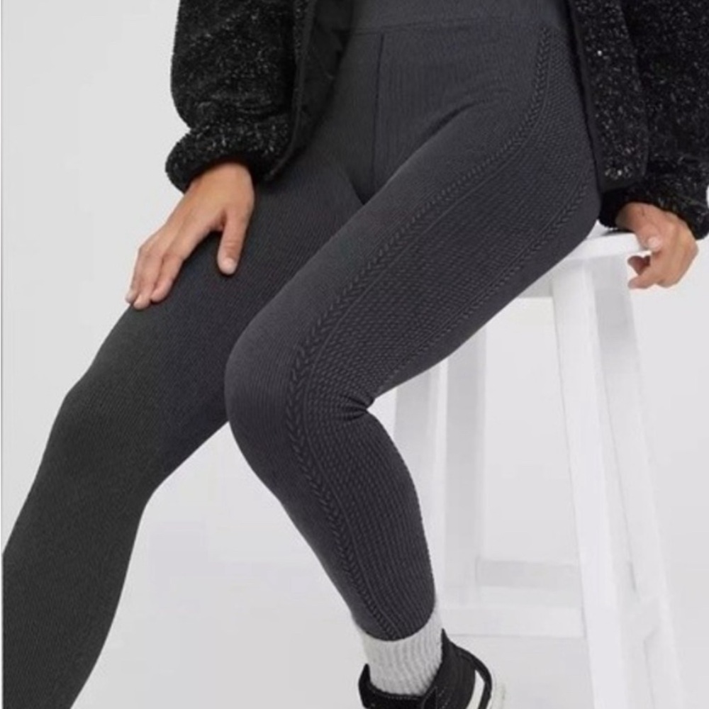Cozy Cable-Knit High-Waist Leggings - Charcoal